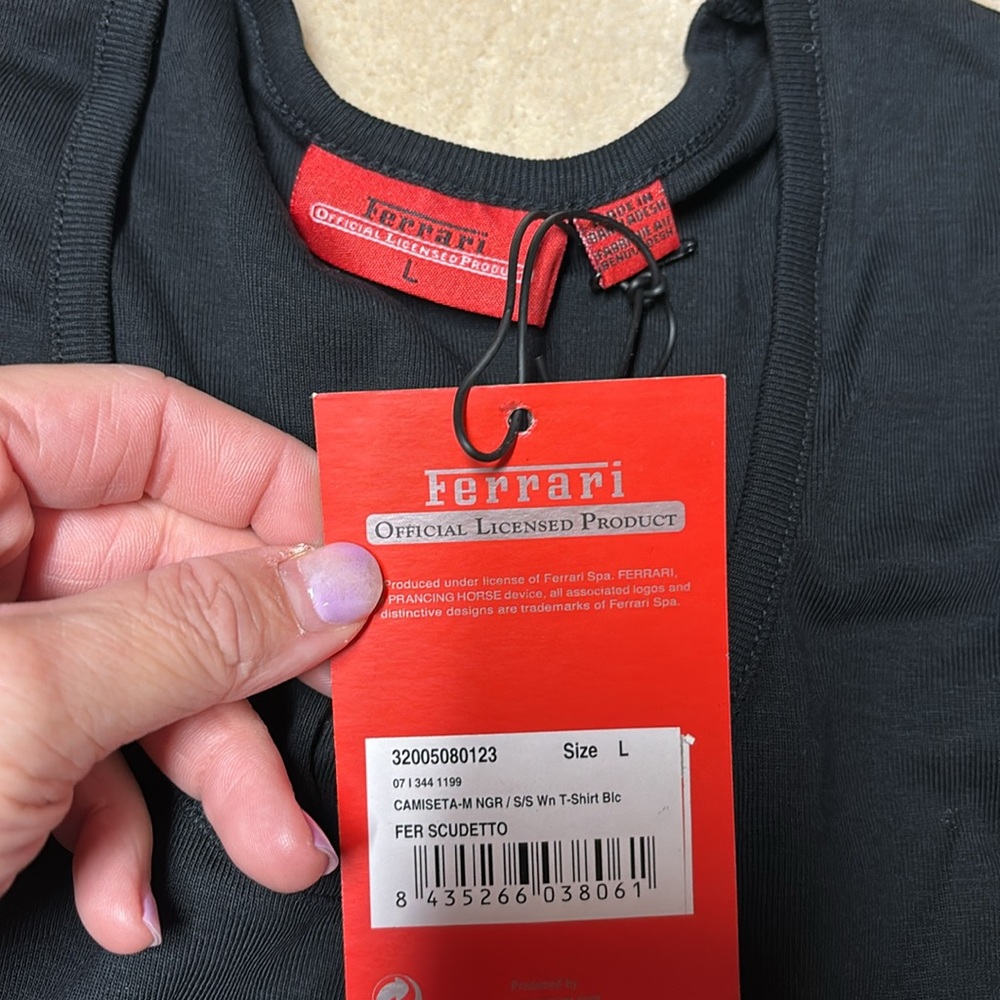 Ferrari T-Shirt - Picture 3 of 4